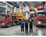 揚(yáng)力2500T 上梁自重270噸安全吊裝完工